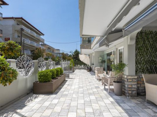 Ouzas Luxury Hotel