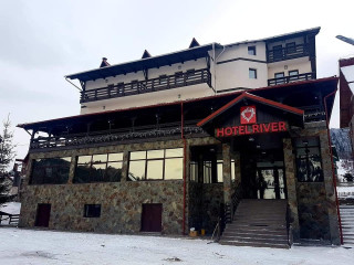 Hotel River(Borsa)