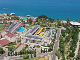 CRYSTAL DE LUXE RESORT & SPA
