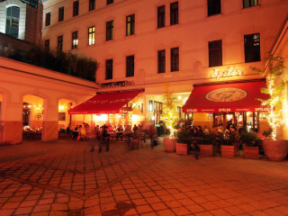 GOZSDU COURT BUDAPEST