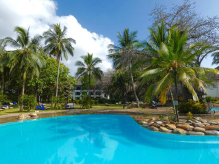 Papillon Lagoon Reef and Safari Tsavo Explorer RO