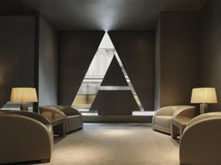 ARMANI HOTEL MILANO