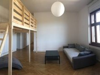 BAROQUE HOSTEL amp; COWORKING