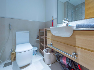 BIR - BRAND NEW IN FRONT OF METRO