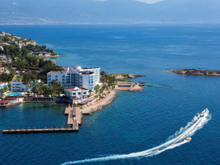 Le Bleu Hotel