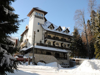 HOTEL FOISORUL CU FLORI