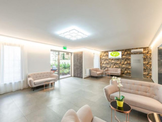 Maple Tree Apartments