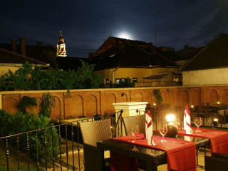 HOTEL MAXIM