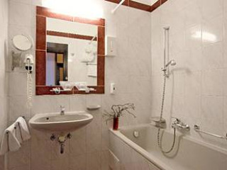 RUBIN WELLNESS amp; CONFERENCE HOTEL