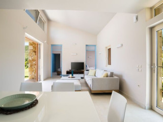 Three Stars Luxury Villas