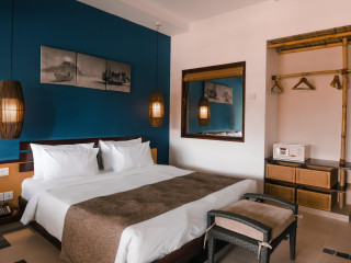 LAGUNA BEACH HOTEL & SPA