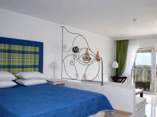 BELVEDERE GERAKAS LUX. SUITES