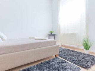 REAL APARTMENTS ZOLTAN II