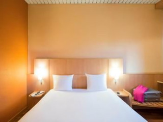 IBIS MILANO CA GRANDA