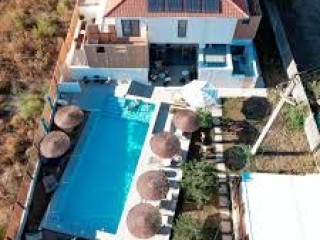 THE PINES BOUTIQUE VILLA ..