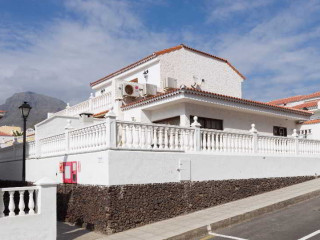 APARTAMENTOS TINERFE GARDEN
