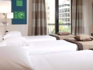 iQ Hotel Roma