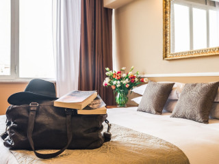 Raeli Hotel Lux
