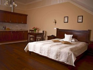 APARTHOTEL IOSEFIN RESIDENCE