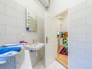 REAL APARTMENTS ANKER II