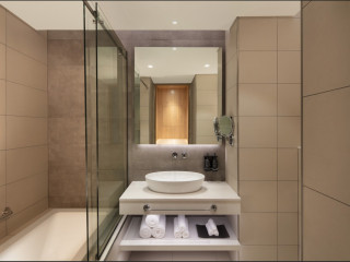 HOLIDAY INN DUBAI BUSINESS BAY