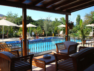 MAVI DENIZ KONUK EVI