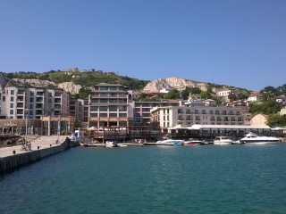 Marina City Aparthotel