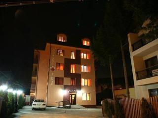 HOTEL IRI.