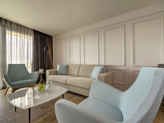 LANDS END BOUTIQUE HOTEL