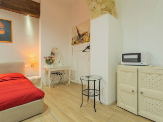 BARI RED ROOMS BY WONDERFUL ITALY