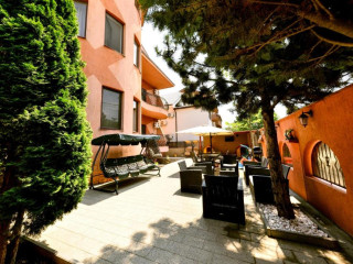 VILA EDEN