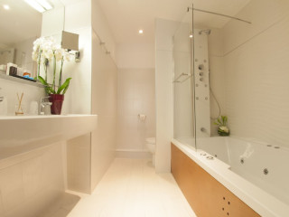 MONTAIGNE AND SPA HOTEL