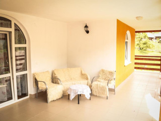 Casa Cristalina  Dumi