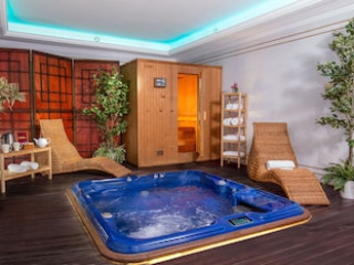 Hotel Donna Laura Palace