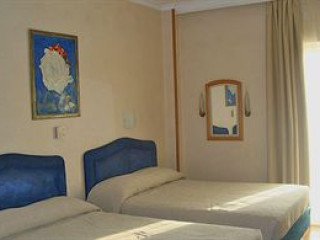 LONDON HOTEL - GLYFADA