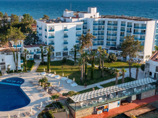 Le Bleu Hotel