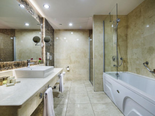BELLIS DELUXE HOTEL