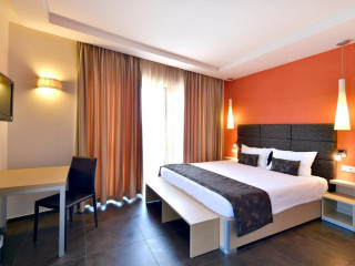 Kriss Hotel 