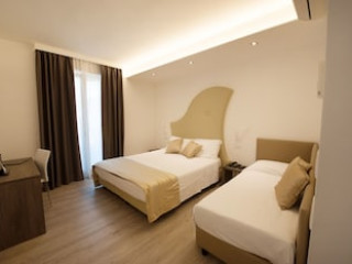HOTEL ITALIA