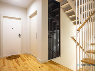 BONJA1 LIGHT-FILLED APARTMENT W/ BALCONY +AC