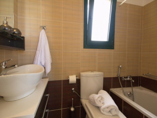 VILLA-YIANNA COOL INTERIOR AND TRANQUIL EXTERIOR