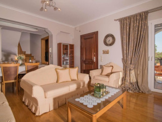 PARIS FAMILY VILLA - PARIS FAMILY VILLA