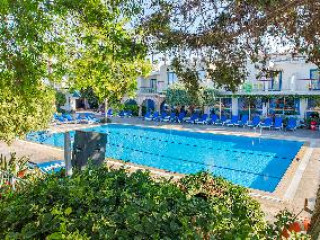 GREEN BUNGALOWS HOTEL APARTMENTS