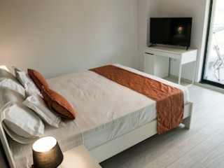 DIAMOND VIEW APARTMENTS