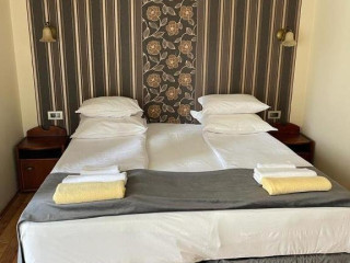 Domeniul Regilor  (Comuna Ciurila 15 Km Cluj)