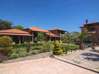 Kamelia & Semeli Hotel