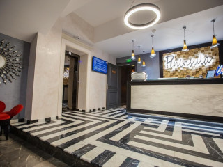 PENINSULA BOUTIQUE HOTEL