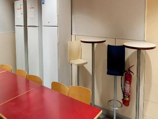 YOUTH HOSTEL PERE TARRÉS - BARCELONA