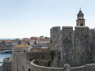 STUDIOS LONCARICA