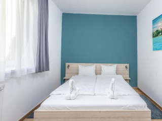 Corvin Plaza Apartments - Suites